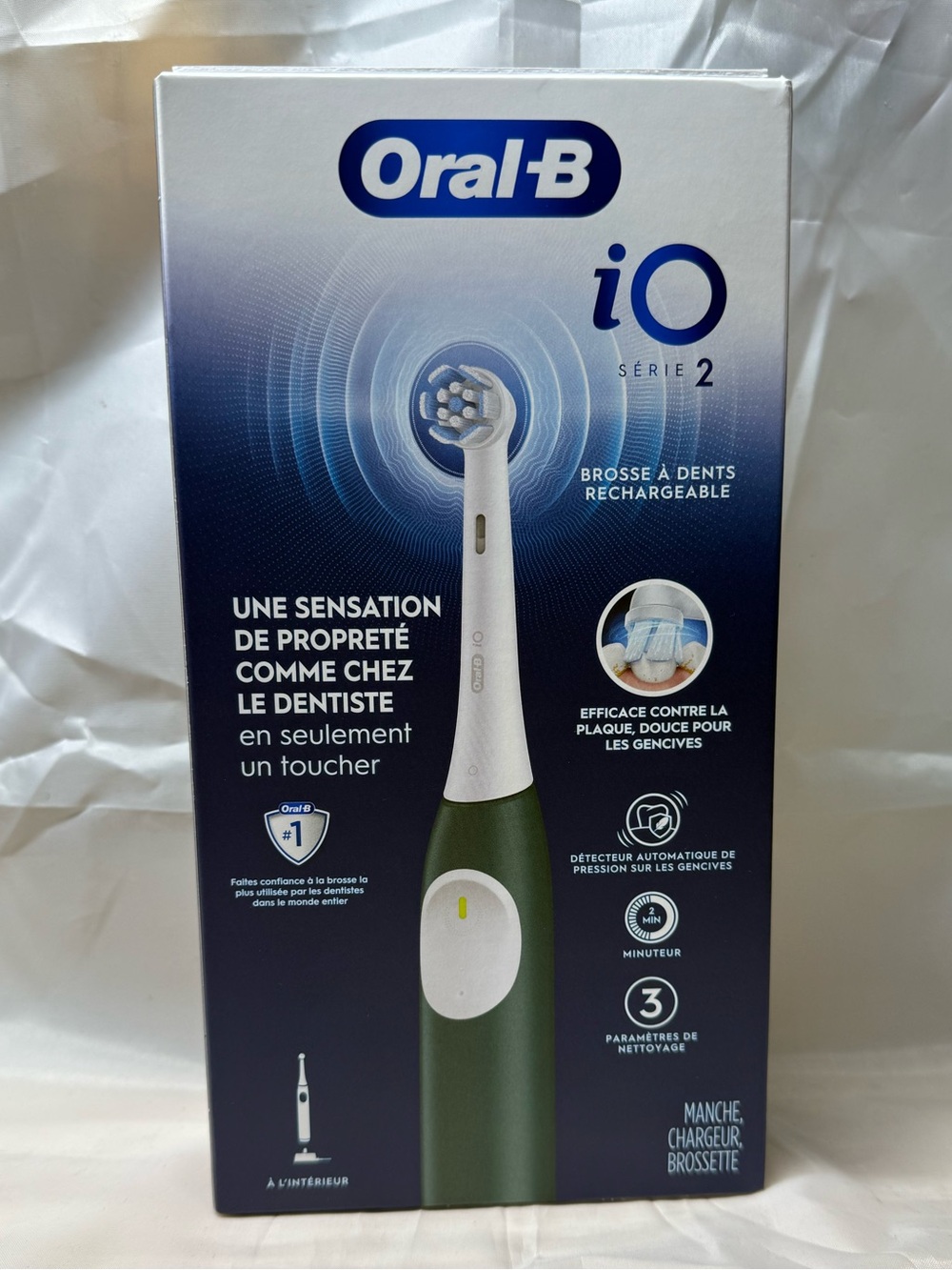 Oral‑B iO Series 2 Rechargeable Toothbrush — Green